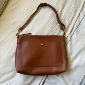 The Transport Shoulder Crossbody Bag - English Saddle